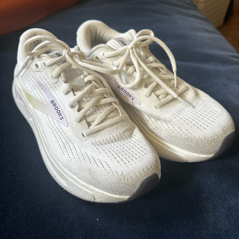 Brooks Women's Cream Athletic Shoes